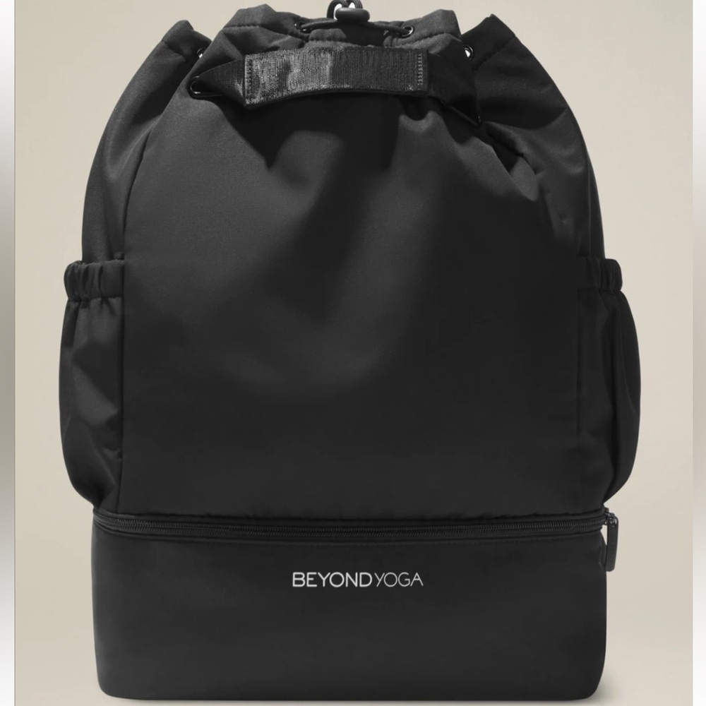NWT BeyondYoga Convertible Gym Bag